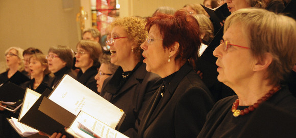 Sängerinnen und Sänger  - in der Heilig-Kreuz-Kirche